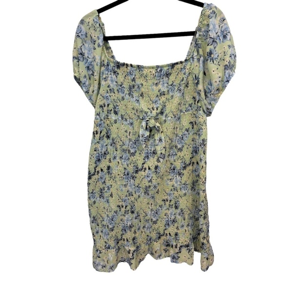 Madden NYC Blue Green Floral Short Sleeve Smocked Mini Dress Juniors Size XXXL - Picture 1 of 4